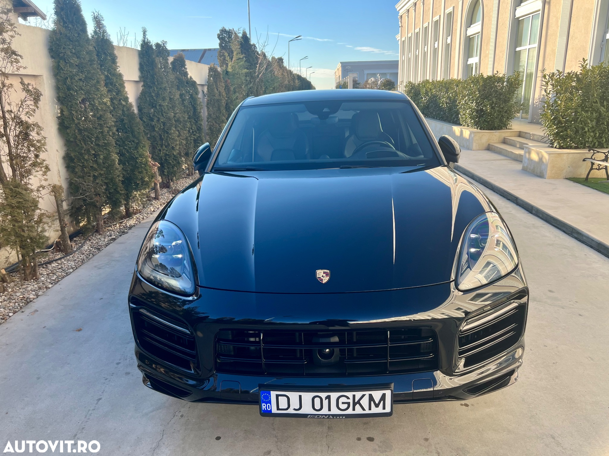 Porsche Cayenne Coupe ver-e--hybrid-tiptronic-s-platinum-edition - 2