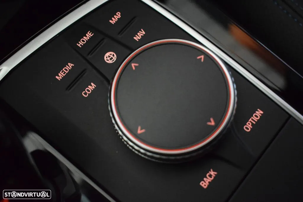 BMW 116 d Pack M Auto - 24