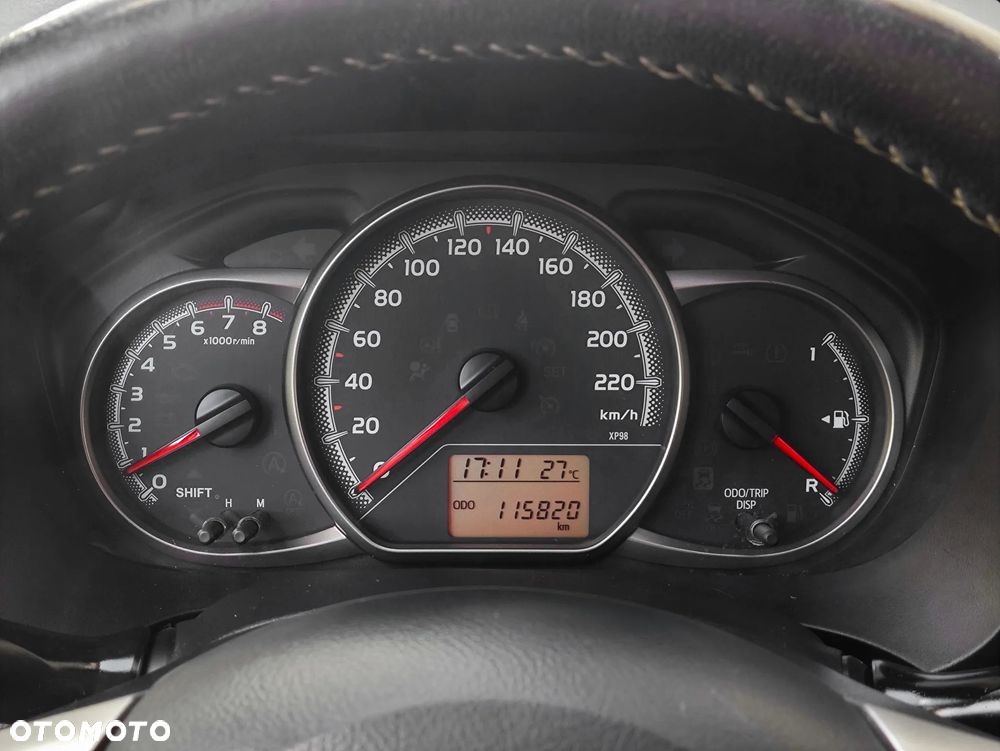 Toyota Yaris 1.33 Premium - 25