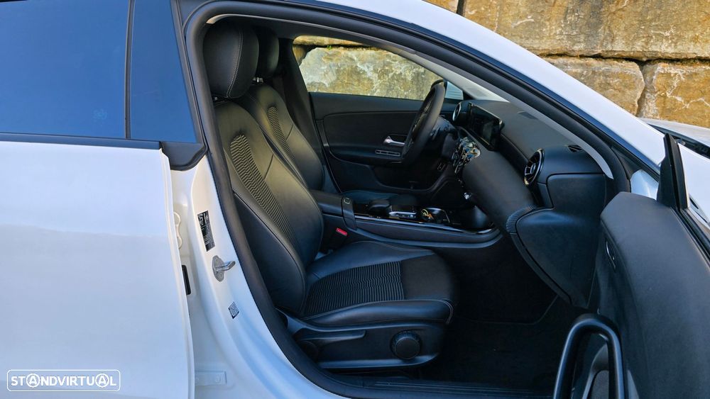 Mercedes-Benz CLA 250 - 53