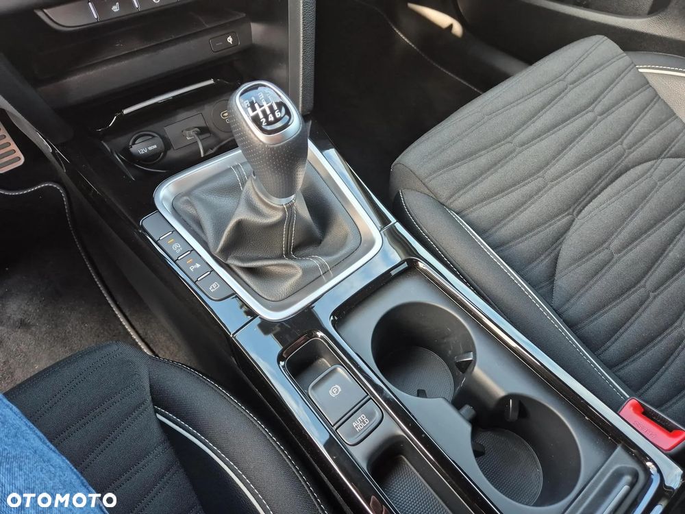 Kia ProCeed - 15
