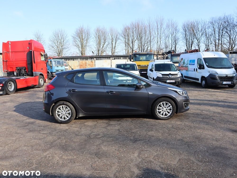 Kia Ceed 1.6 CRDi M - 4