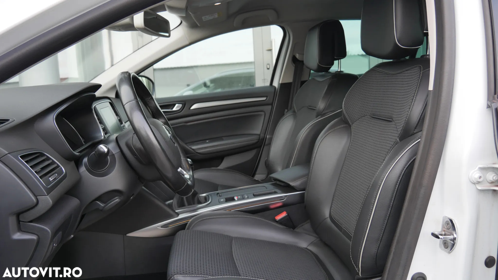 Renault Megane Grandtour TCe 140 GPF BOSE EDITION - 5