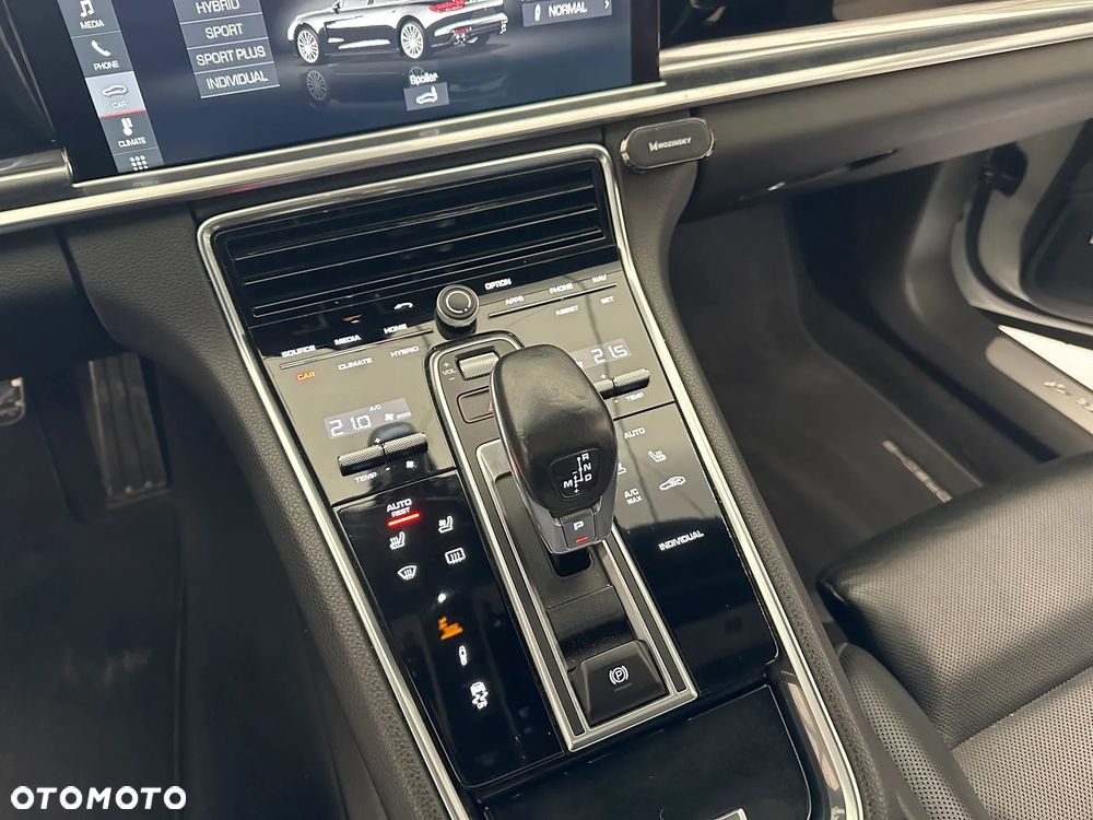 Porsche Panamera ver-4-e--hybrid-sport-turismo - 9