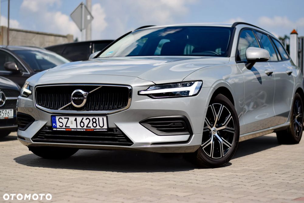 Volvo V60 B3 B DKG Momentum Pro - 29