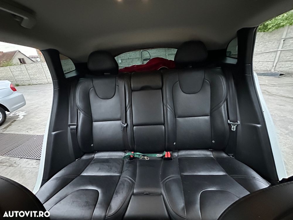 Volvo V40 D4 Aut Momentum - 13