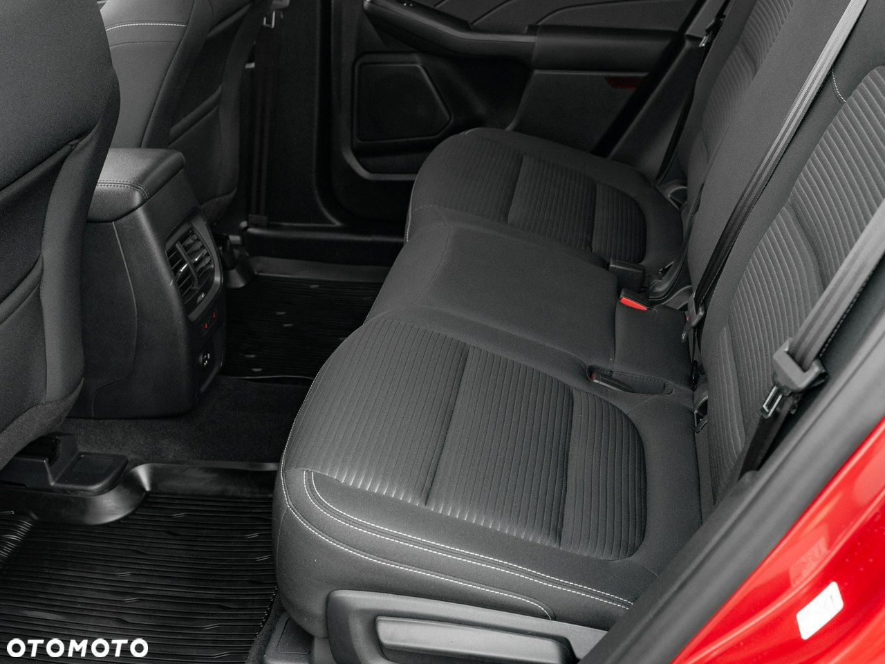 Ford Kuga 2.5 FHEV FWD Titanium - 25