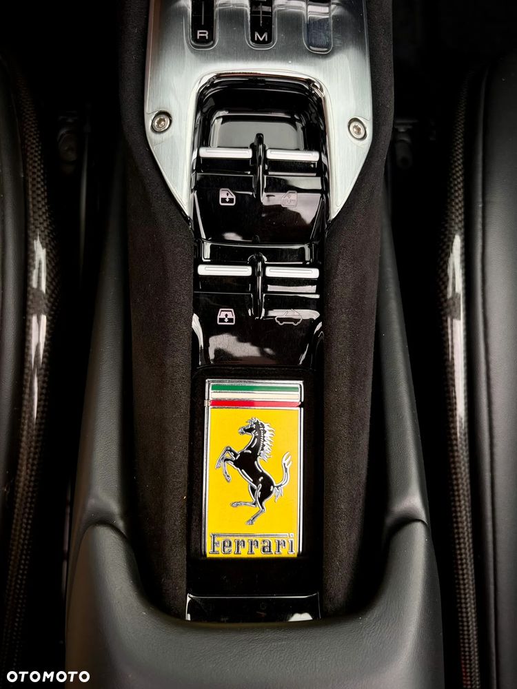 Ferrari 296 GTS - 25
