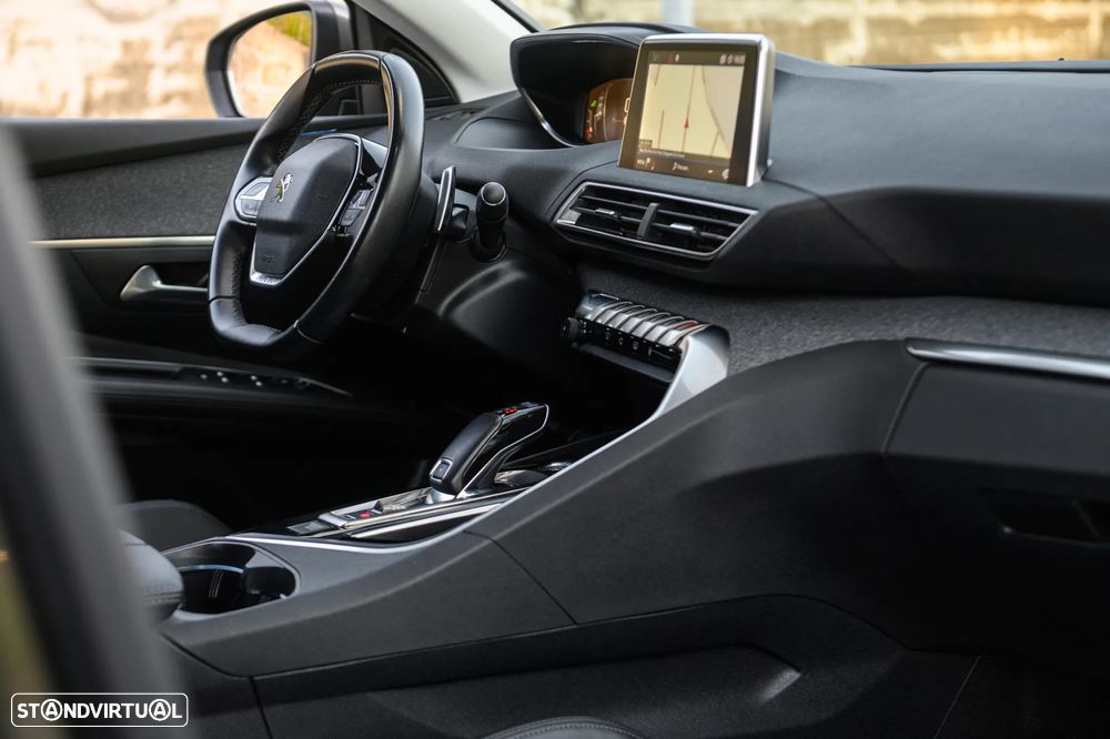 Peugeot 3008 PureTech 130 Stop & Start GPF EAT8 Allure - 22