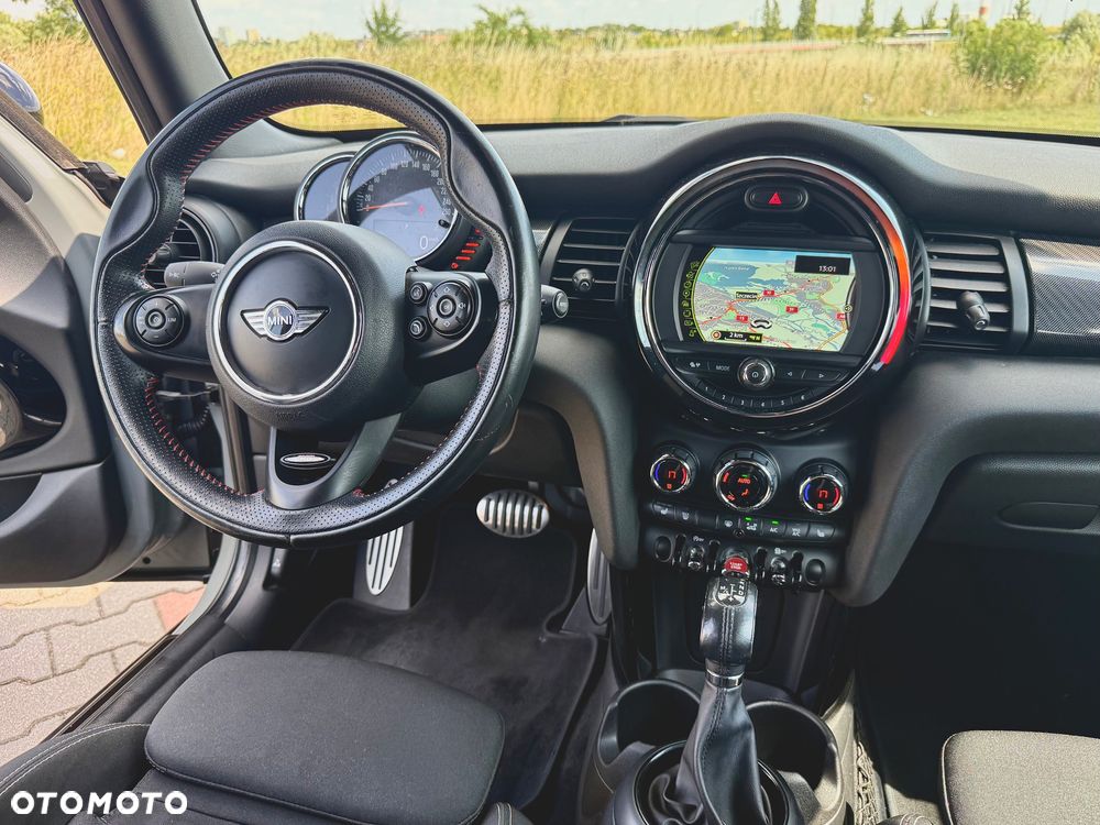 MINI Cooper Standard - 11