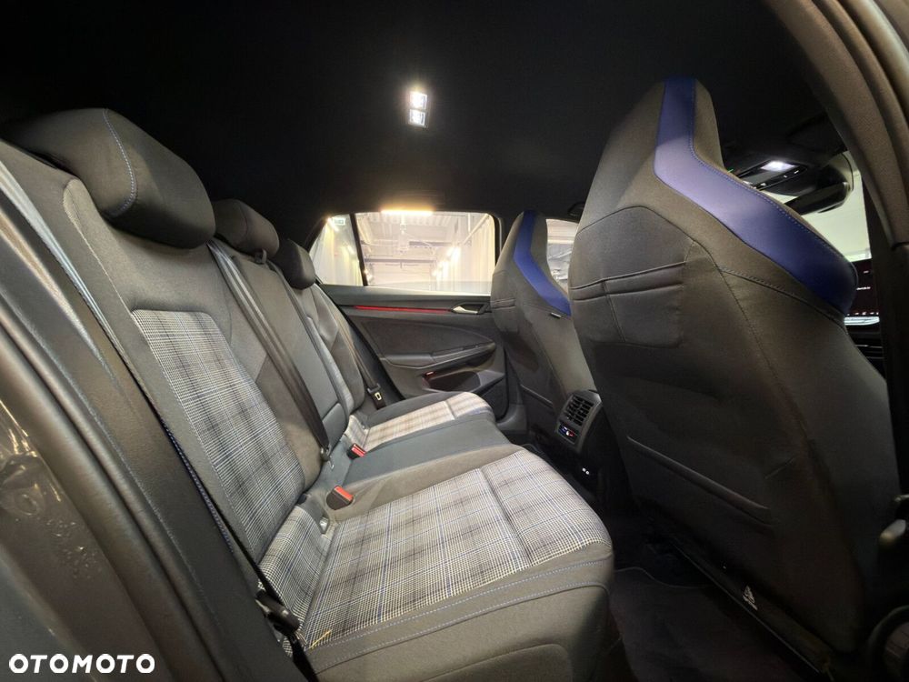 Volkswagen Golf - 25