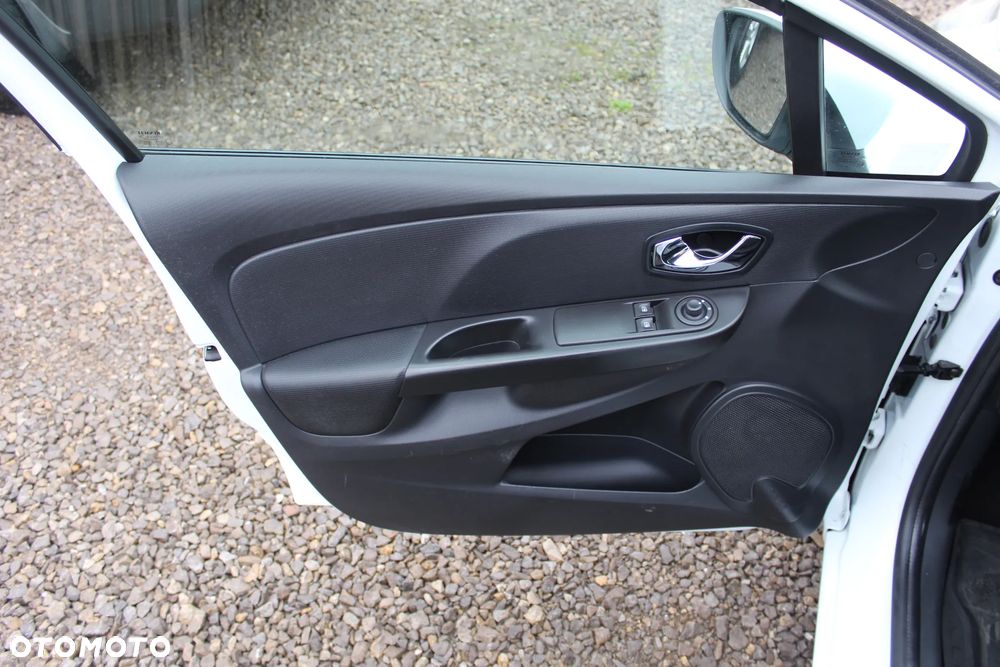 Renault Clio - 23