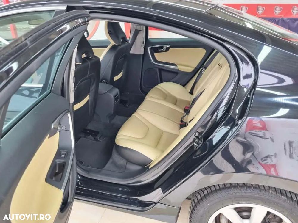 Volvo S60 - 25