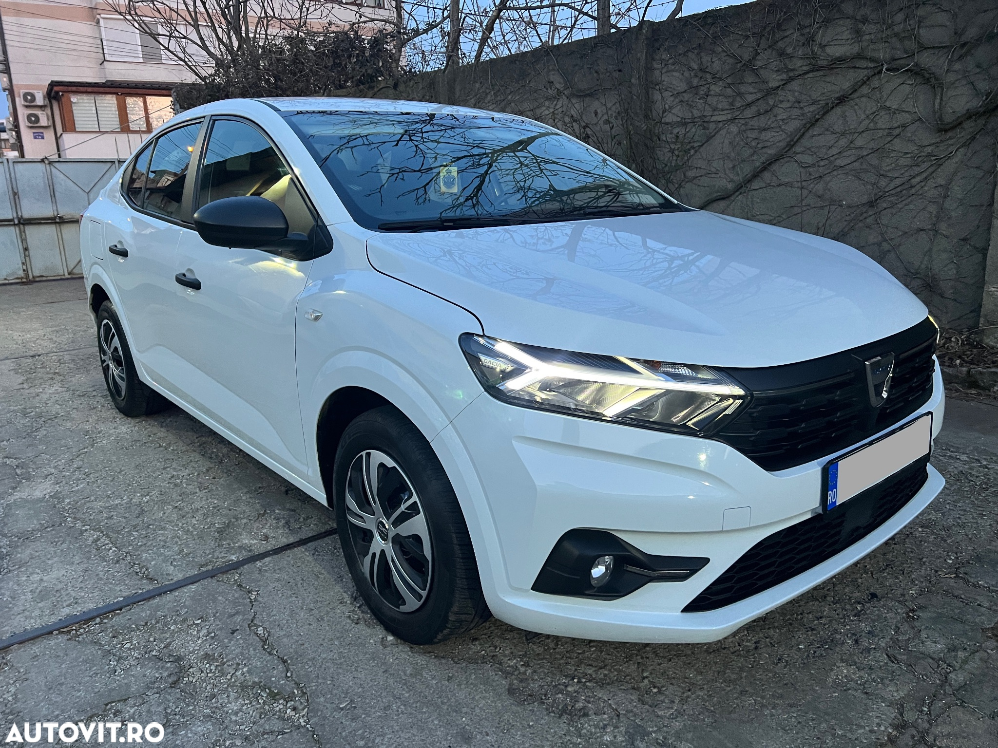 Dacia Logan TCe 90 MT6 Comfort - 11