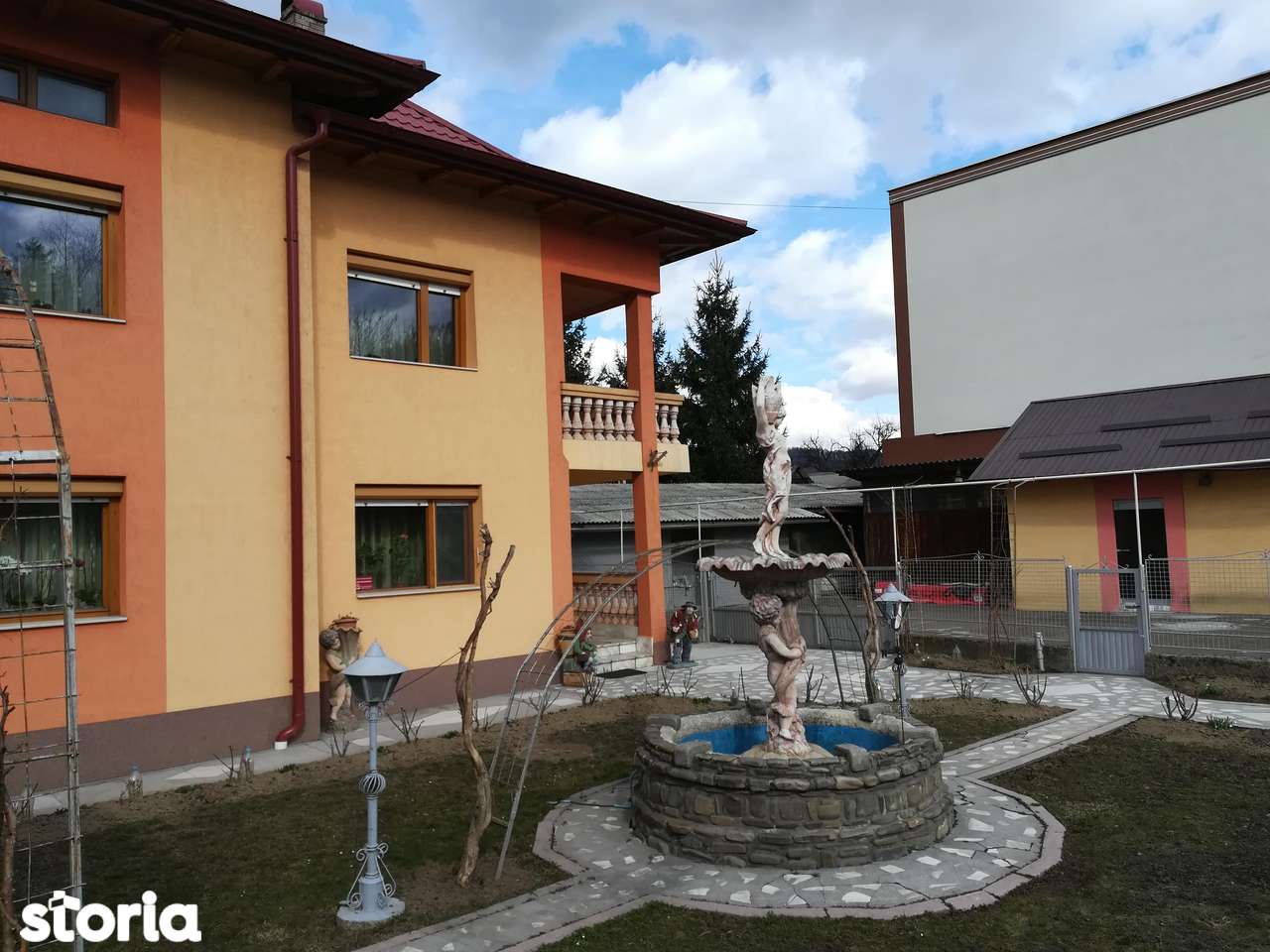 Casă cu anexe și teren în Stațiunea Gura Humorului - Imagine principală: 2/20