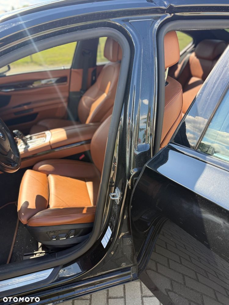 BMW Seria 7 760i - 13