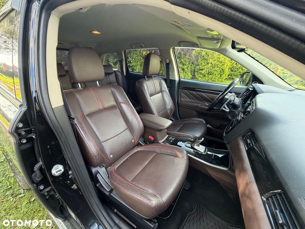 Mitsubishi Outlander Intense + - 11