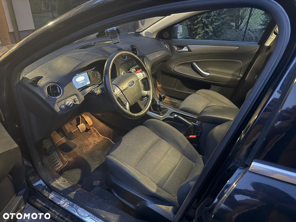 Ford Mondeo 2011 photo 2