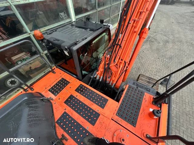 Hitachi ZX 250LC-6 - 18