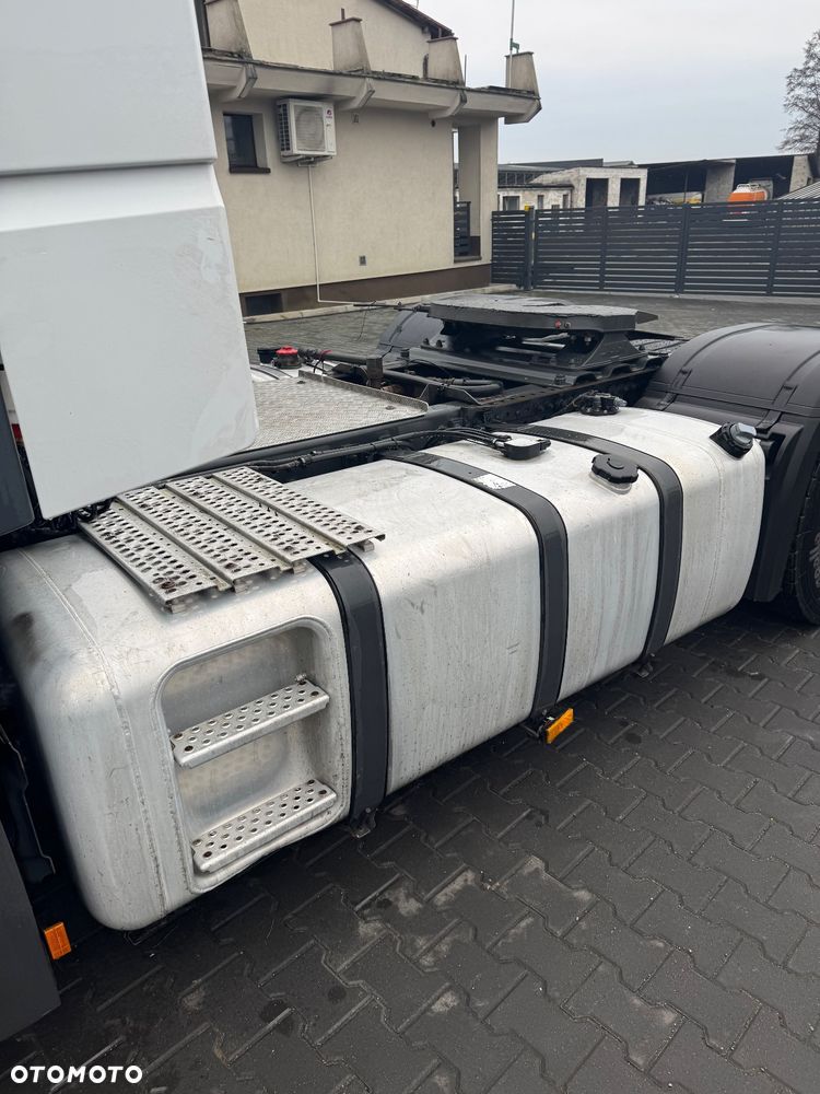 Mercedes-Benz 1845 opony 80% stan bardzo dobry - 7