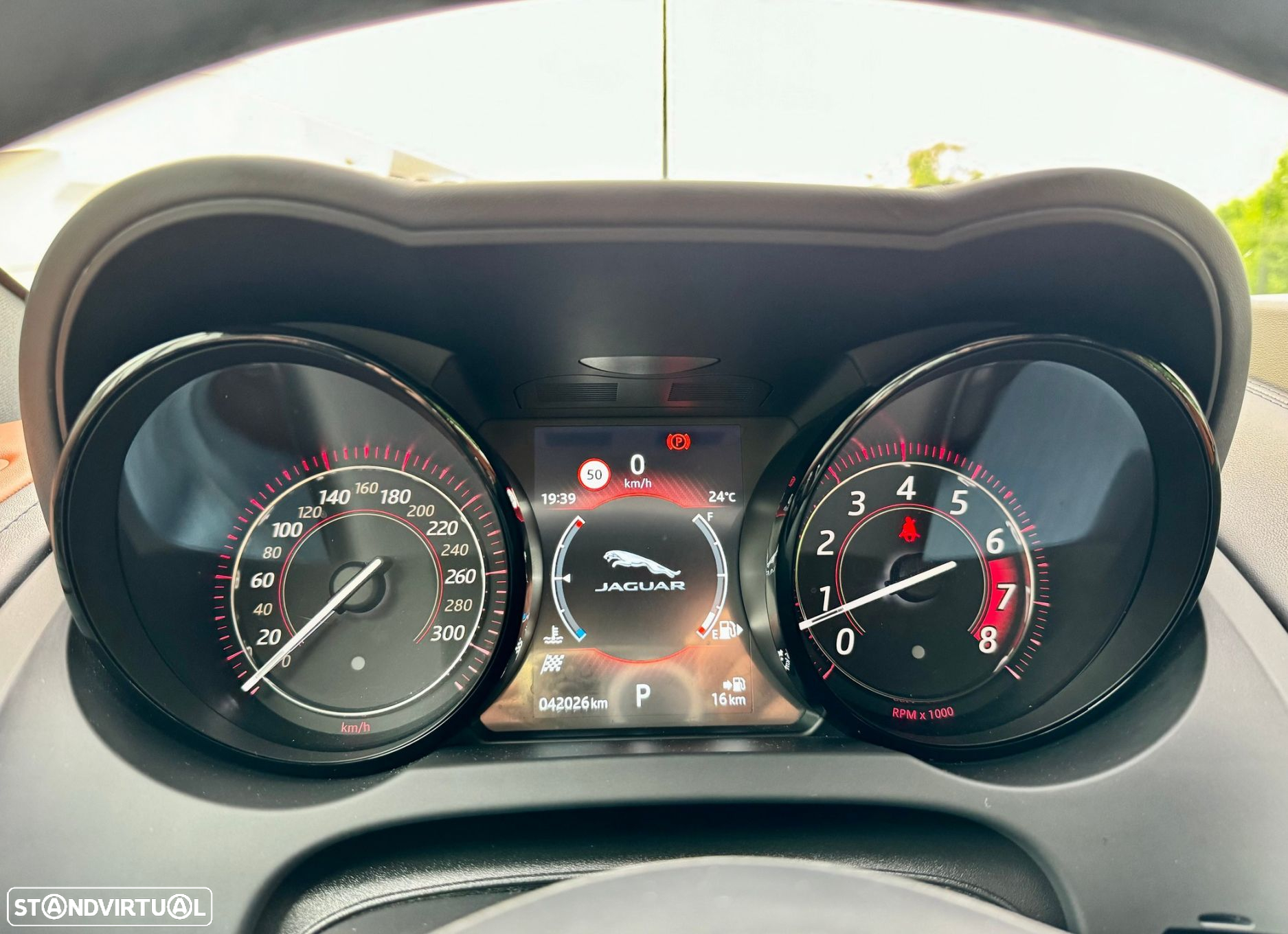 Jaguar F-Type 2.0 i4 R-Dynamic - 27