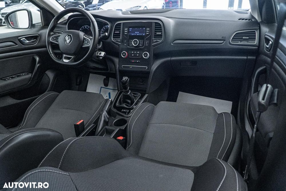 Renault Megane TCE 114 GPF Zen - 3