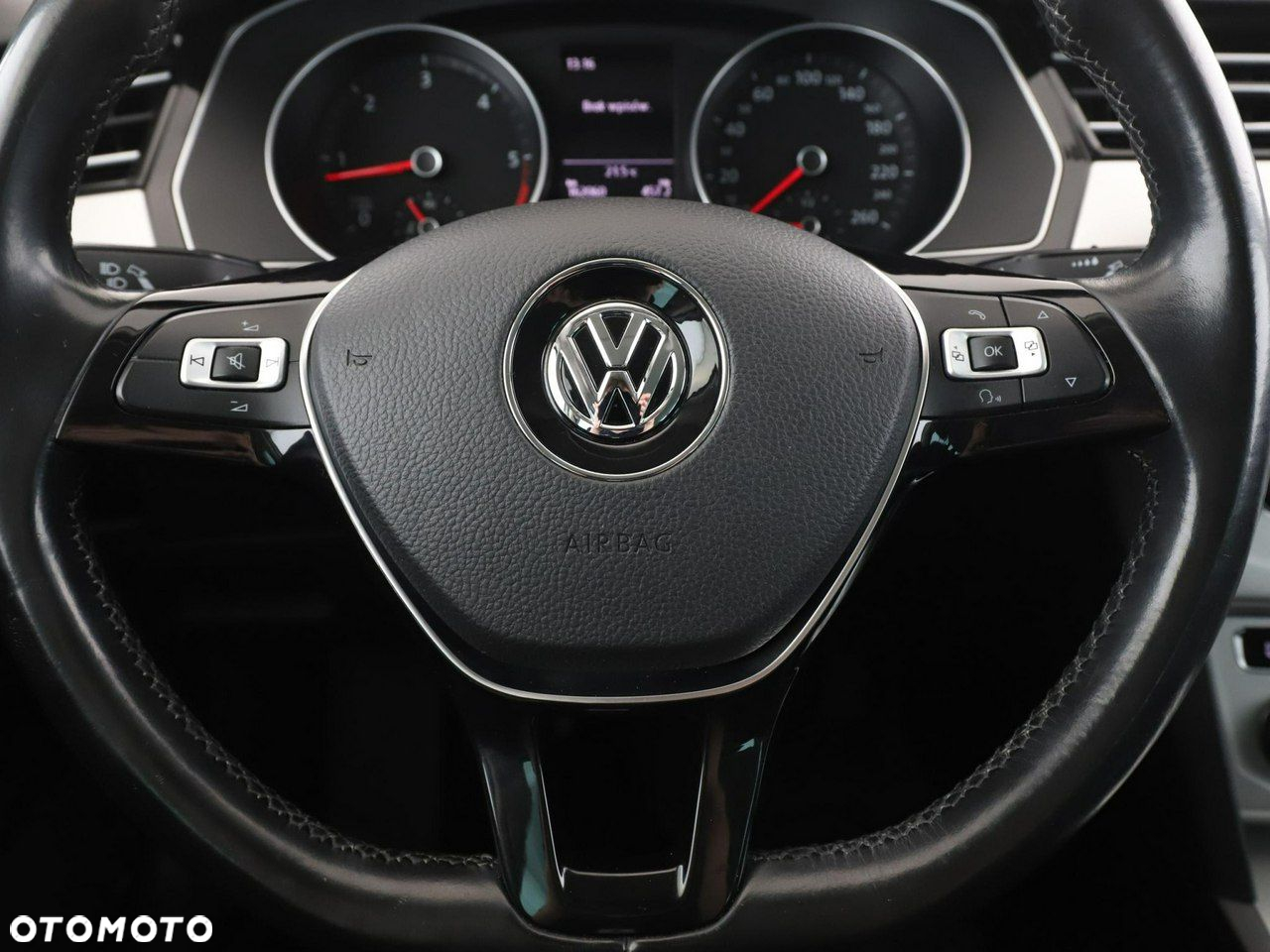 Volkswagen Passat Variant 1.6 TDI (BlueMotion Technology) Comfortline - 21