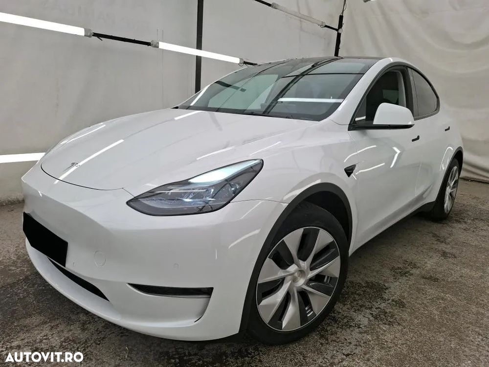 Tesla Model Y Long Range Dual Motor AWD - 1