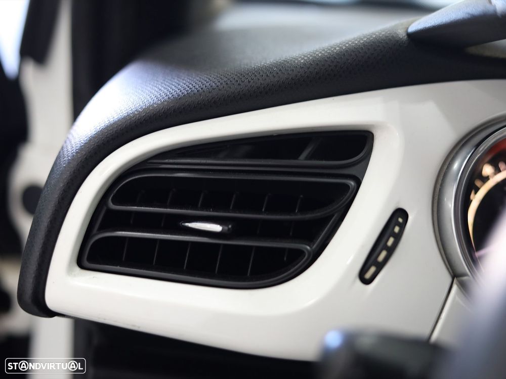 Citroën DS3 1.6 e-HDi So Chic - 15