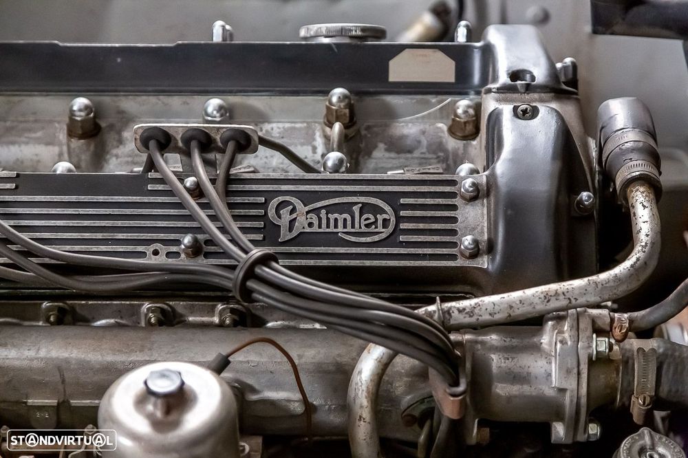 Daimler Sovereign - 32
