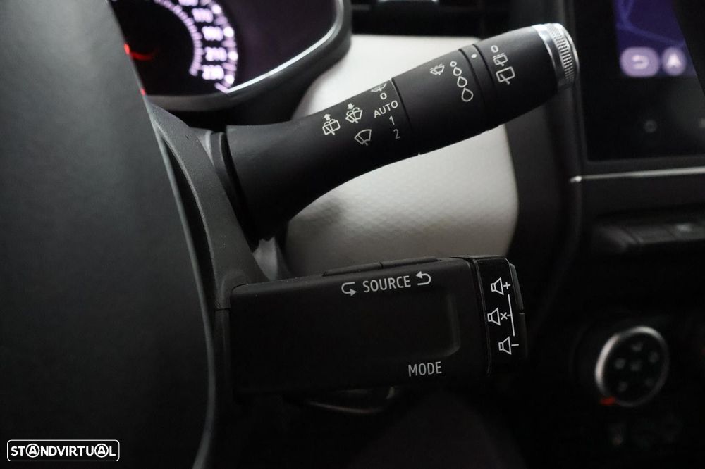 Renault Clio 1.0 TCe Limited CVT - 21