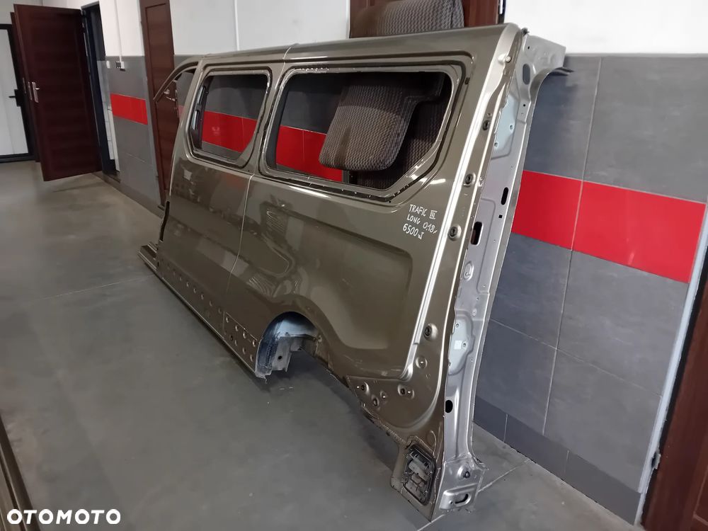 LEWY BOK RENAULT TRAFIC III R2018 LONG BŁOTNIK - 4