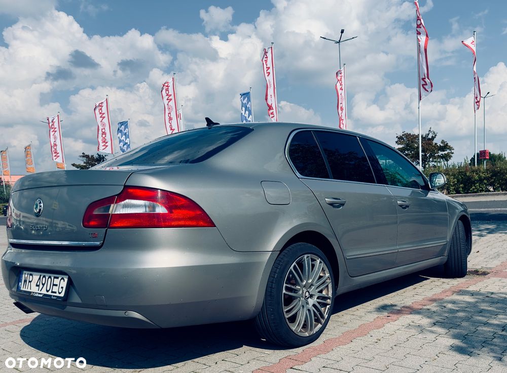 Skoda Superb 2.0 TDI DSG Elegance - 1