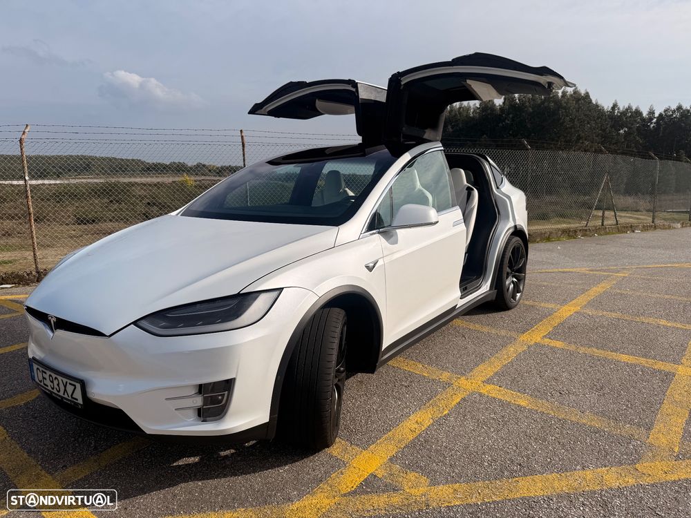 Tesla Model X Performance - 4