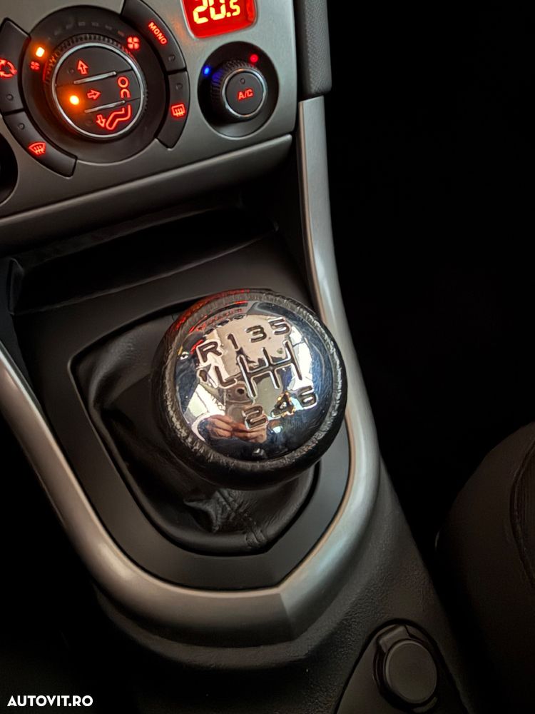 Peugeot 308 SW 155 THP Premium - 36