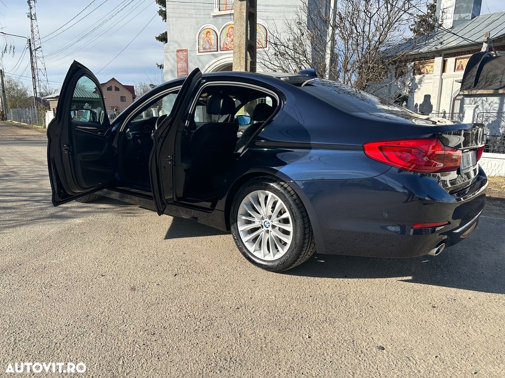 BMW Seria 5 530i Aut. Luxury Line - 2