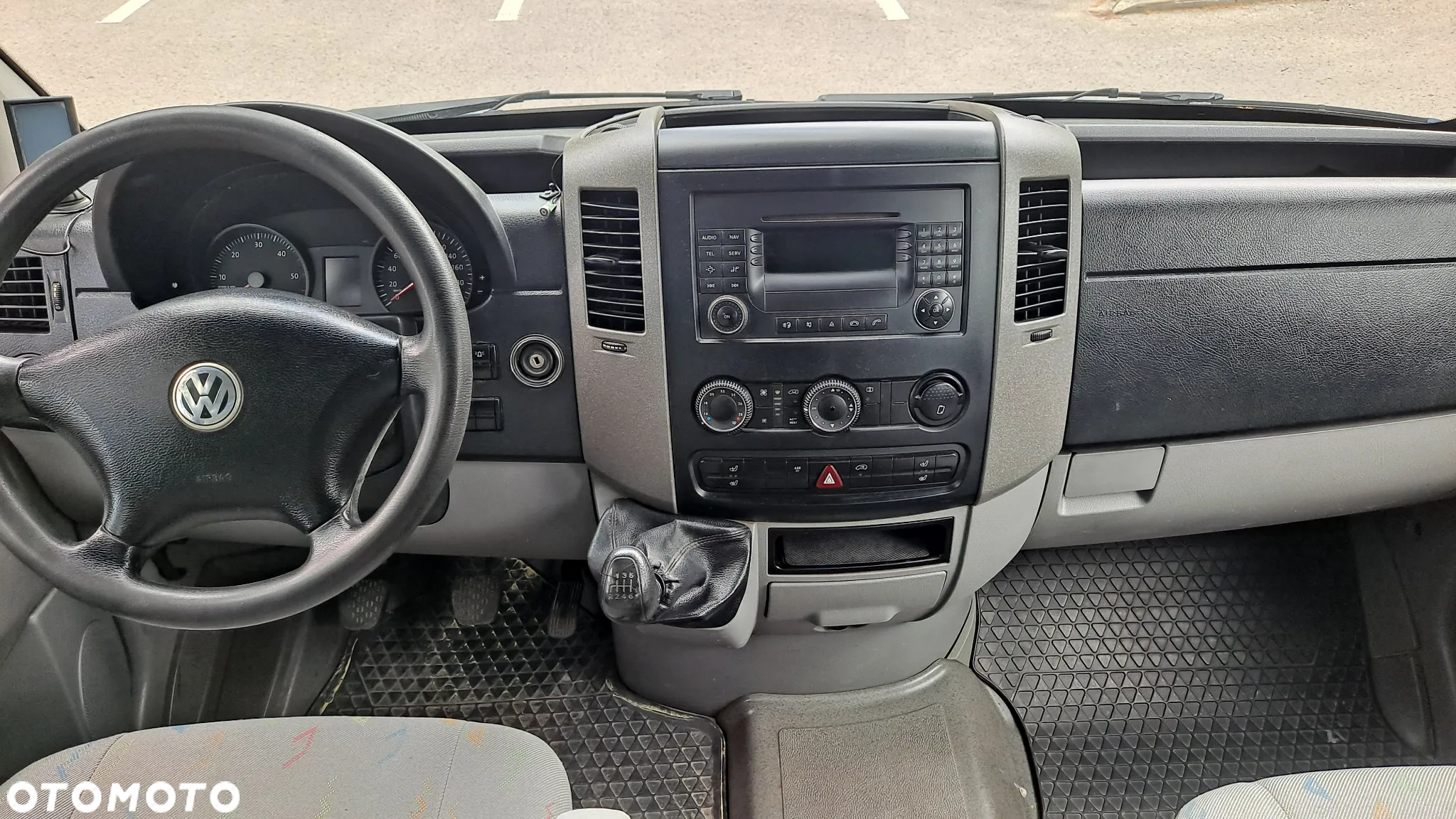 Volkswagen Crafter - 11