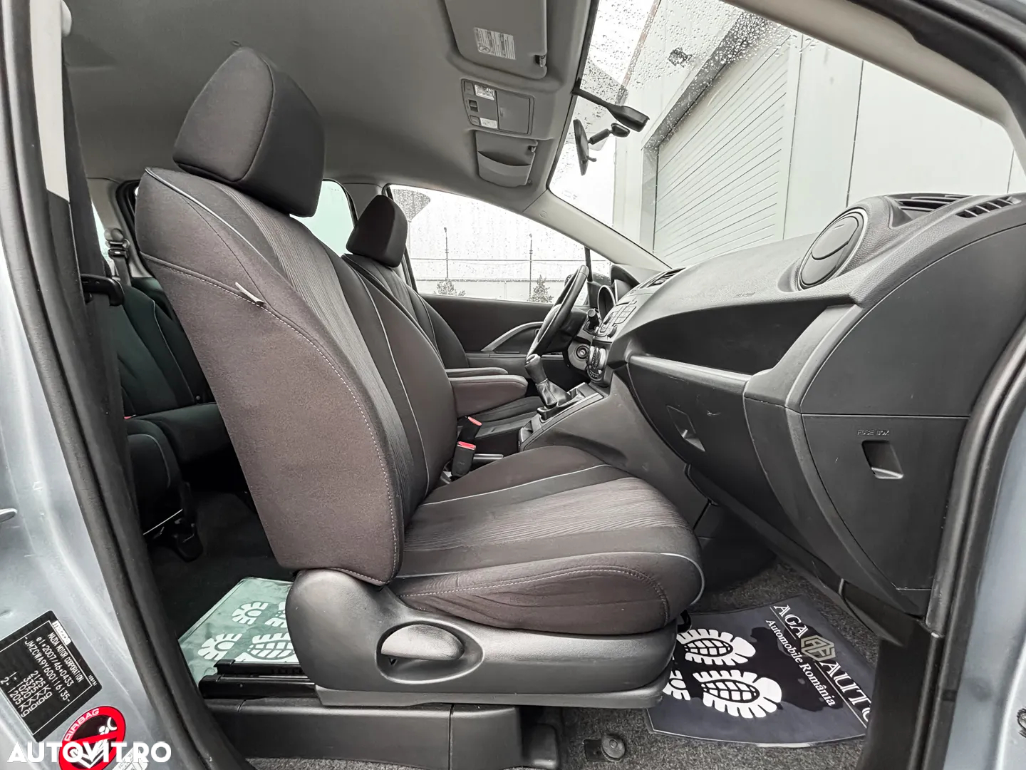 Mazda 5 - 11
