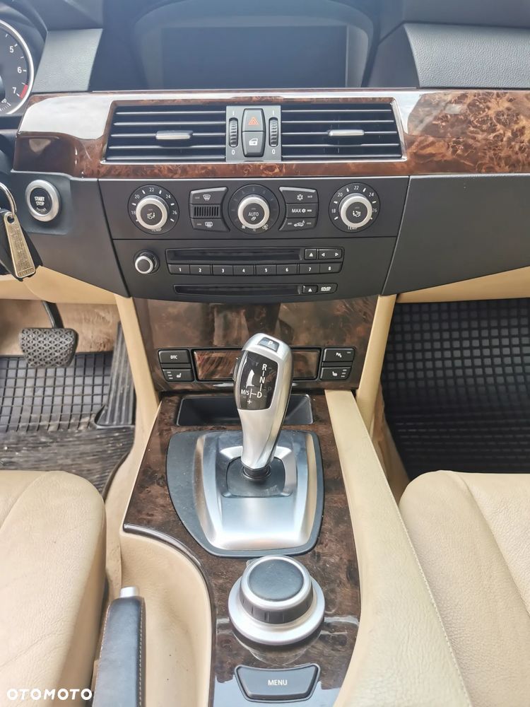 BMW Seria 5 523i Edition Exclusive - 14