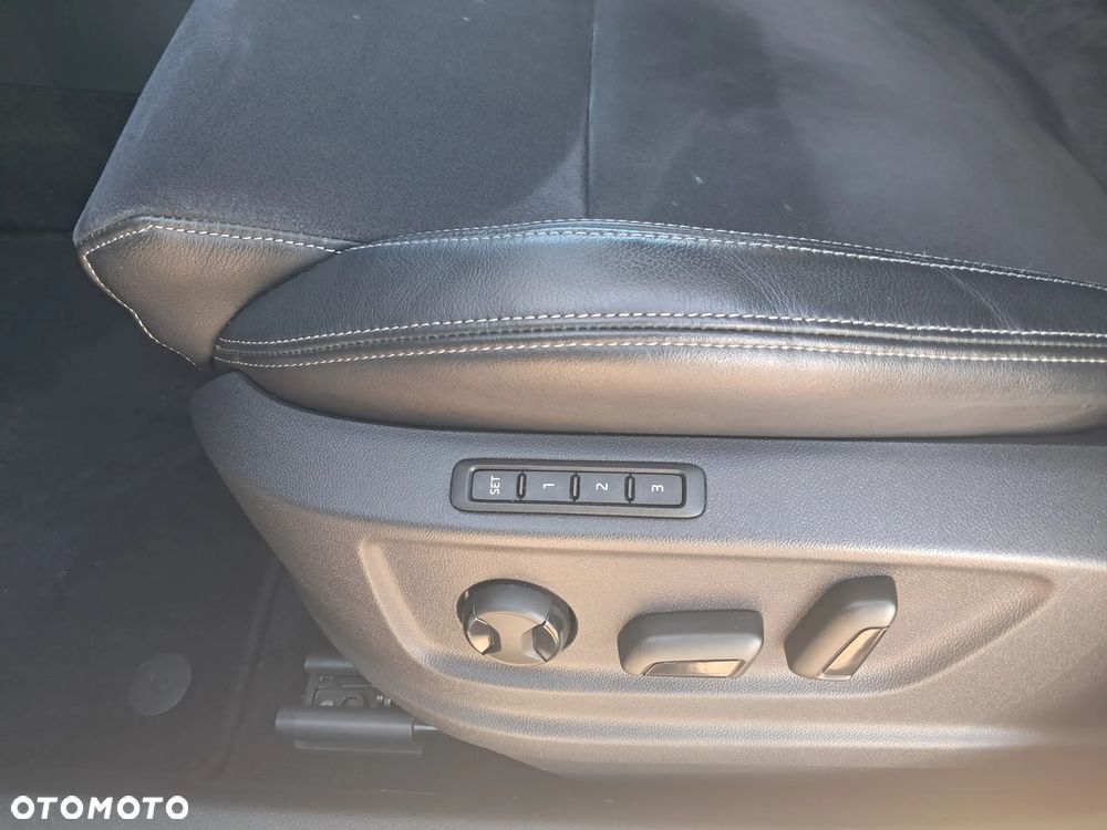 Skoda Karoq 1.5 TSI ACT 4x2 Style DSG - 31