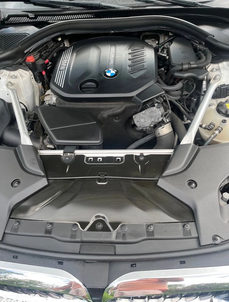 BMW Seria 5 520d xDrive M Sport sport - 31