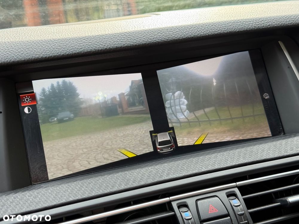 BMW Seria 5 530d xDrive Sport-Aut Luxury Line - 29