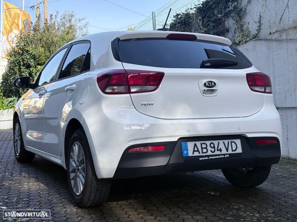 Kia Rio 1.2 CVVT Urban - 23