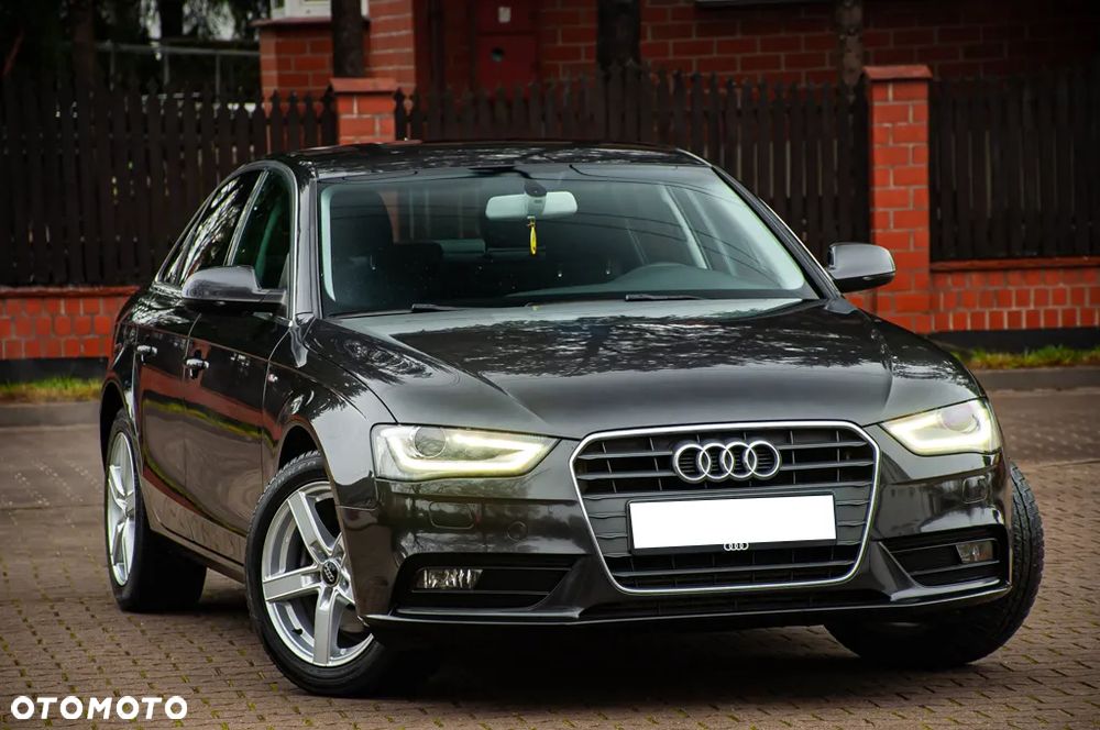 Audi A4 Limousine - 1