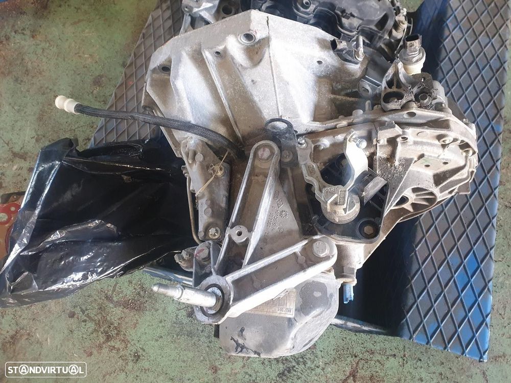 CAIXA VELOCIDADES DACIA SANDERO 2011 - 4