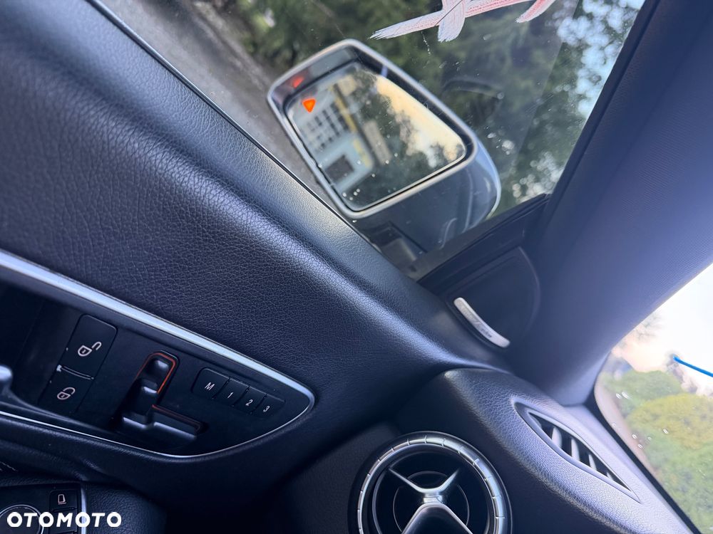 Mercedes-Benz CLA 250 7G-DCT - 18