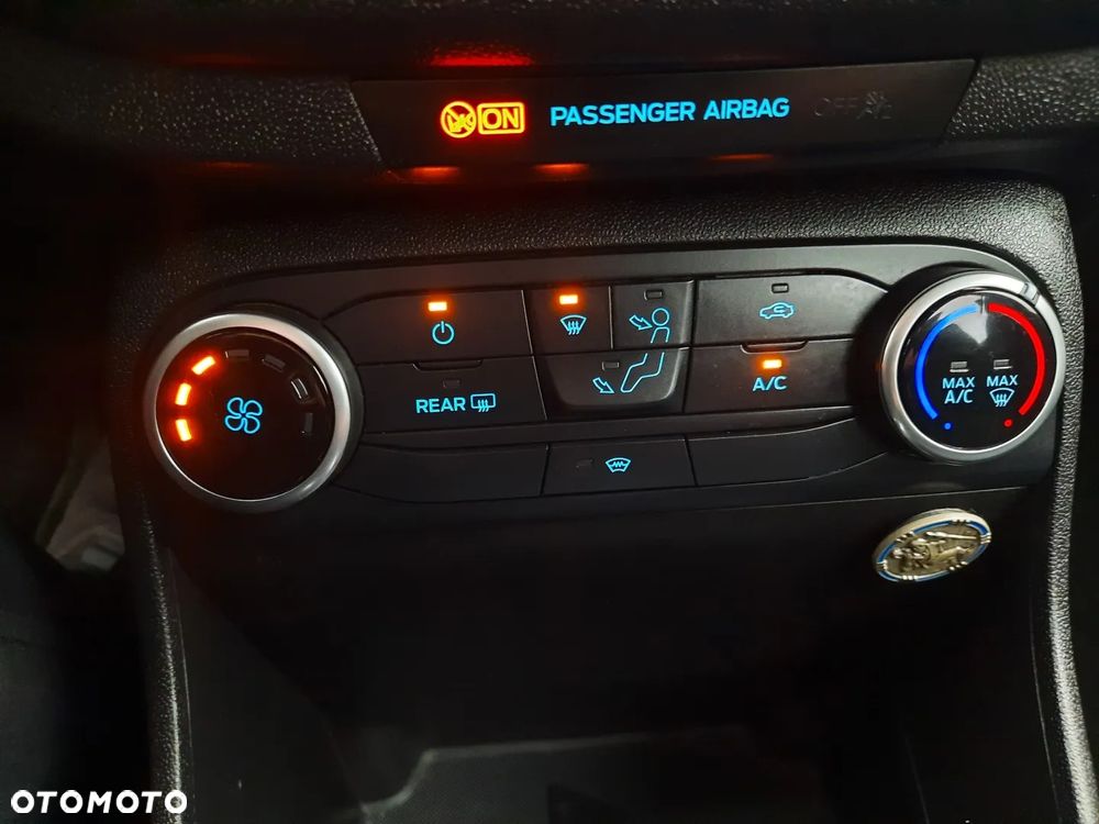 Ford Fiesta 1.0 EcoBoost S&S TITANIUM - 35