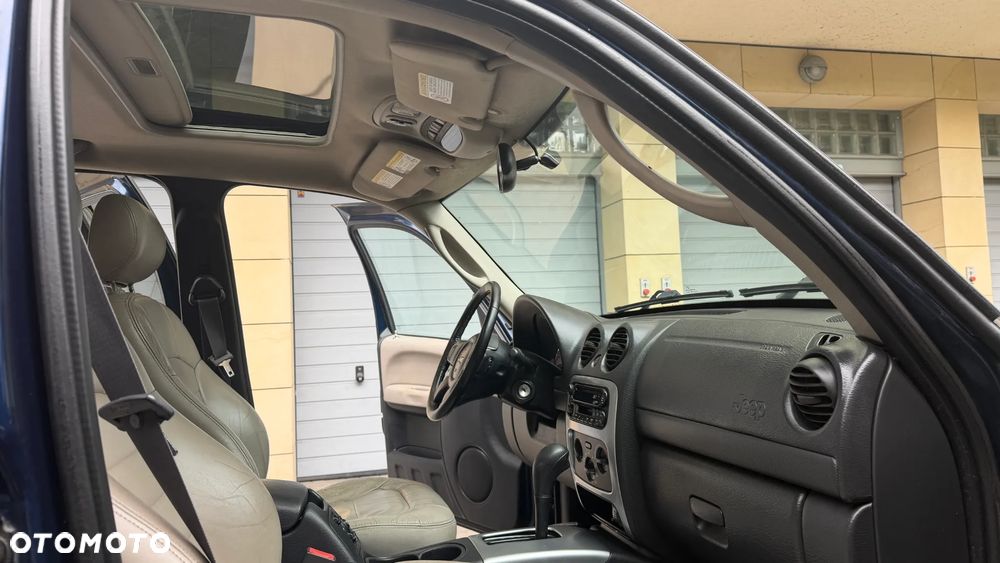 Jeep Liberty 3.7 4x4 - 14
