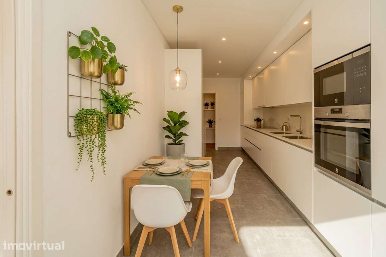 Apartamento T2 renovado com garagem e varanda na Expotorres - Grande imagem: 2/29