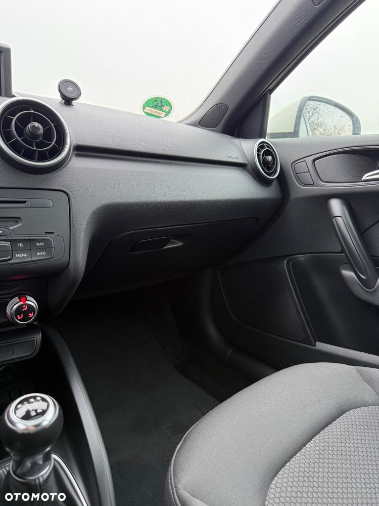 Audi A1 Sportback 1.6 TDI S line edition - 27